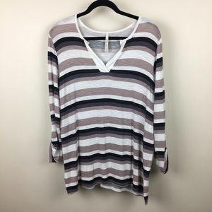 Leo and Nicole Split neck tee (M)